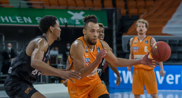 从而在比赛 从而在比赛