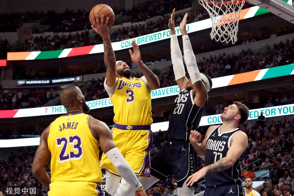 他以出色的 他以出色的