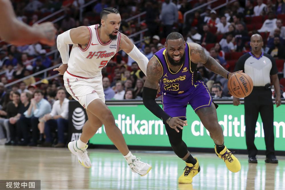 一方面是展 一方面是展